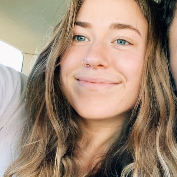 Meet your Posher, Avery - Picture 1 of 1